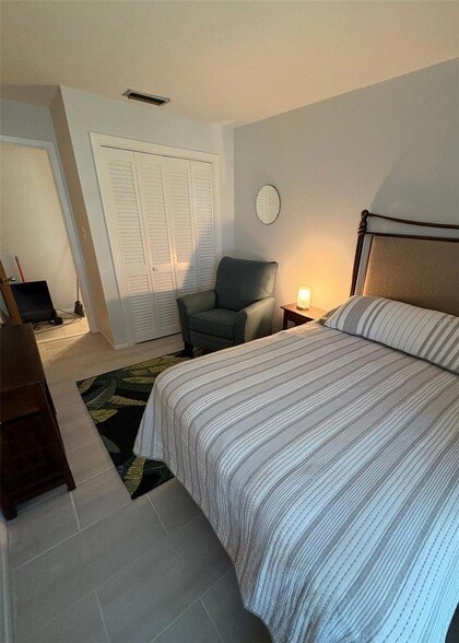 Building Photo - 4373 Tahitian Gardens Cir
