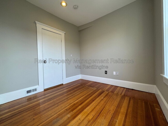 Building Photo - 44 Pingree St