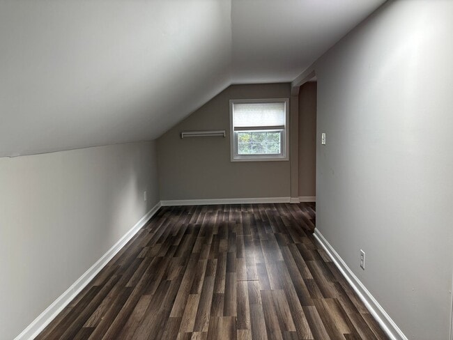 Building Photo - 3 Bedroom, 3 Bathroom House in Winston-Salem!