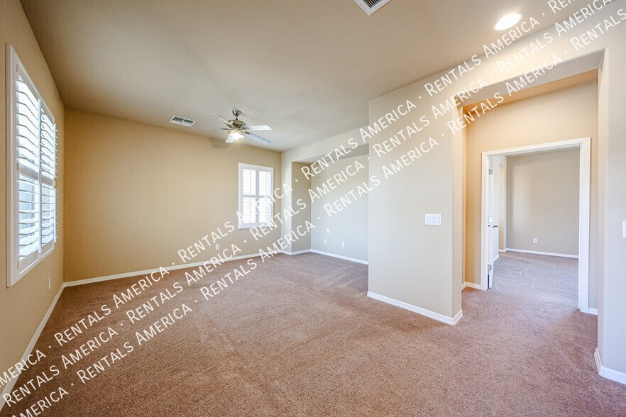Building Photo - 3575 S Jasmine Dr