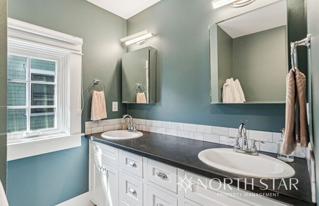Building Photo - Beautifully Remodeled Classic Craftsman in Prime Portland Location