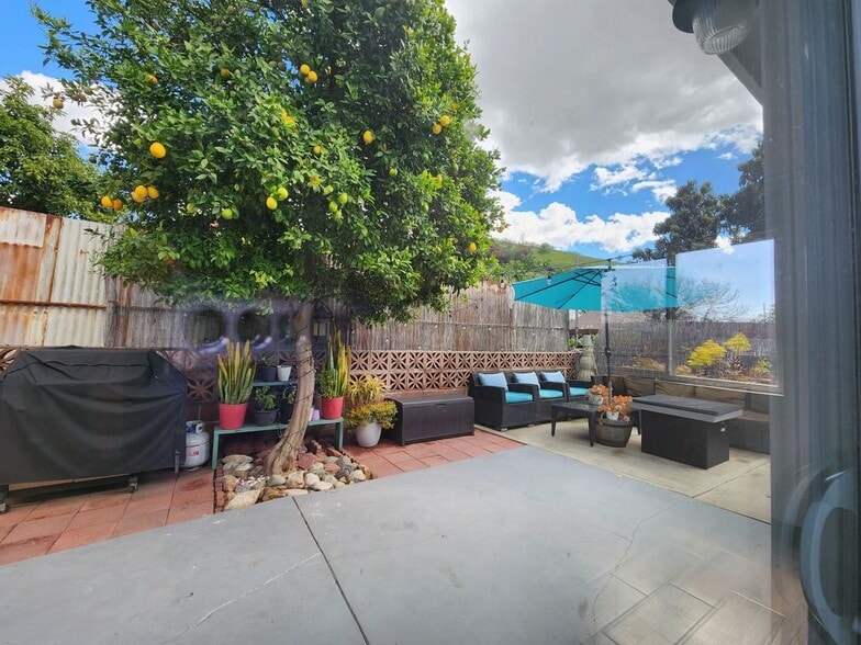 Building Photo - 2910 Lincoln Park Ave