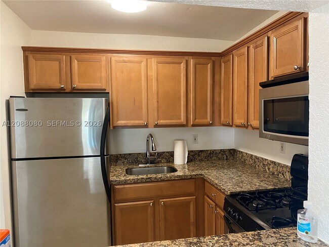 Building Photo - 14500 SW 88th Ave