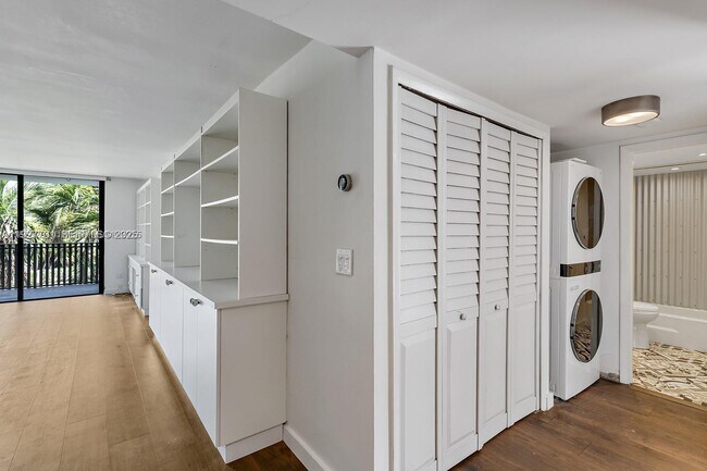 Building Photo - 100 Ocean Ln Dr