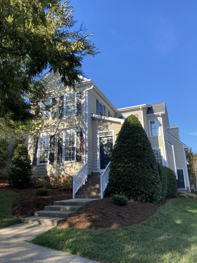 Building Photo - 507 Highgrove Dr
