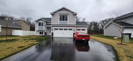 Building Photo - Great 3BR, 2BA St Francis Home Available 8/10!