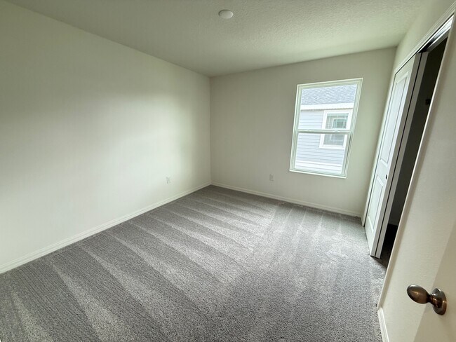 Building Photo - 651 Meadows Edge Pl