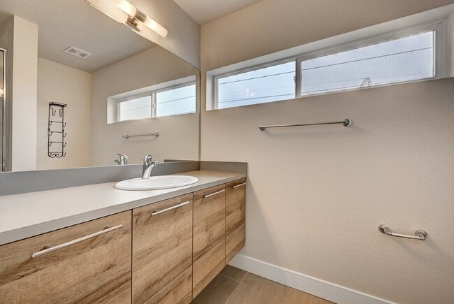 Building Photo - $2,695.95- 3 bed, 3.5 bath located in Lakewood with AC, and In Unit Laundry!