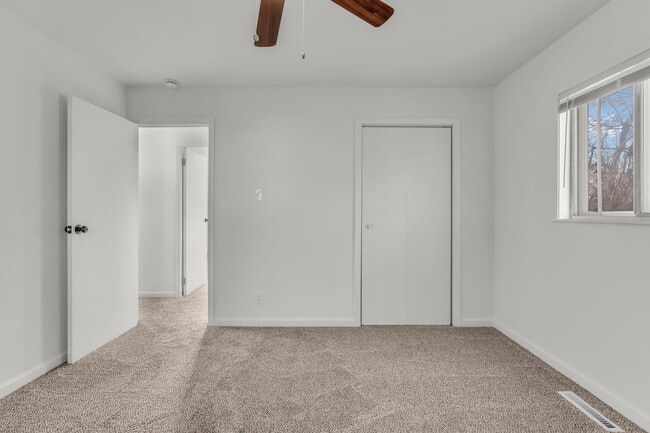 Building Photo - 3112 SW Grand Ct