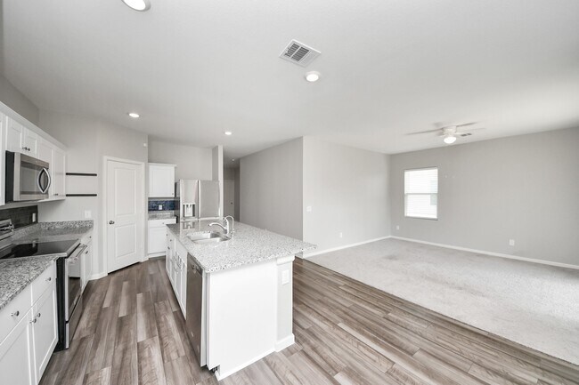 Building Photo - 6306 Highland Trl Dr