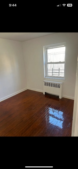 Primary Photo - 40 Ellington St