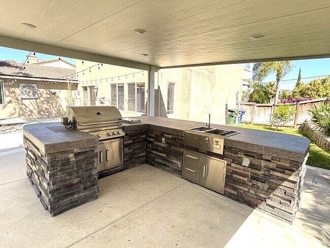Building Photo - Executive Style Vista Home at an Affordabl...