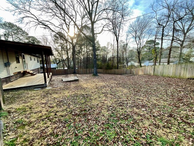 Building Photo - 2003 Doris Dr