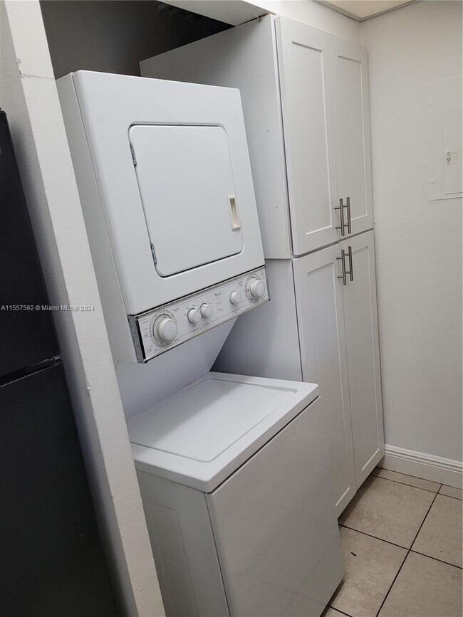 Building Photo - 4455 Treehouse Ln