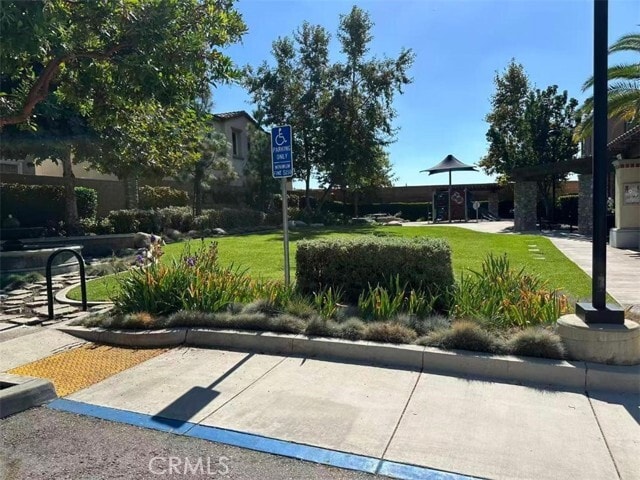 Building Photo - 650 Huron Pl