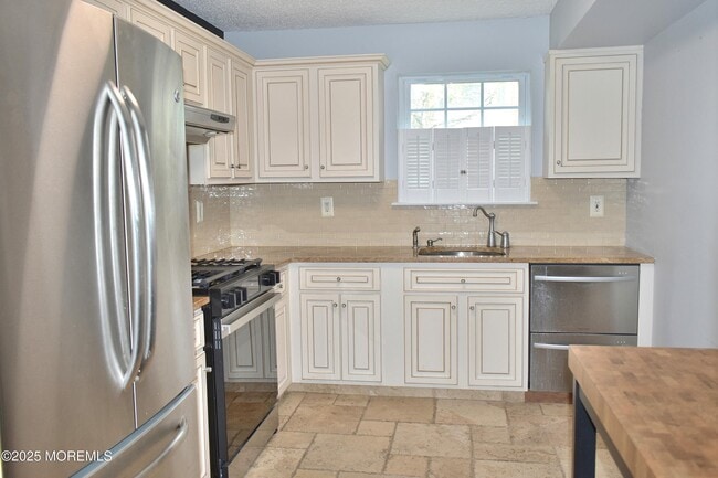 Building Photo - 119 Hyacinth Ln
