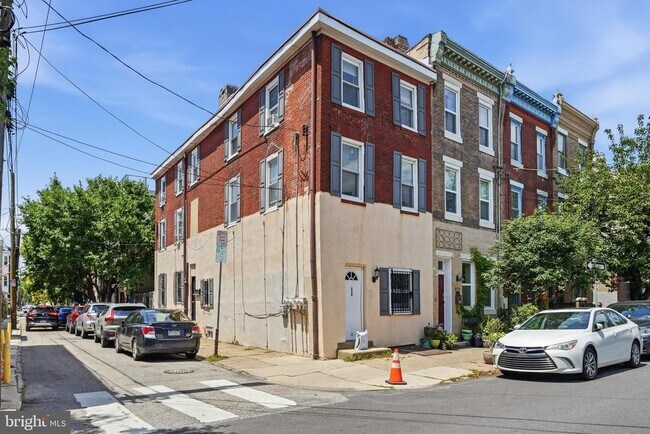 Building Photo - 924 S 10th St