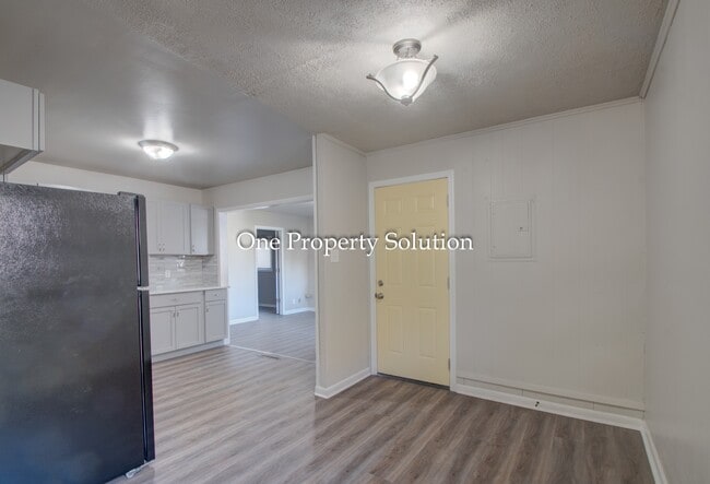 Building Photo - 2612 Marshalltown Dr
