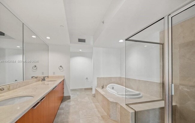 Building Photo - 231 Riverside Dr