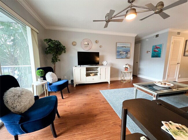 Building Photo - 6239 Bay Club Dr