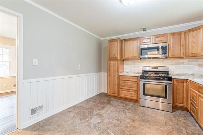 Building Photo - 149 Meadow Park Ln SW