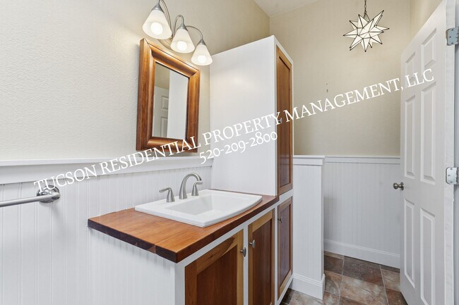 Building Photo - 2531 W Glenbrook Way