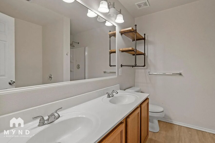 Building Photo - 13139 Ambrose Dr