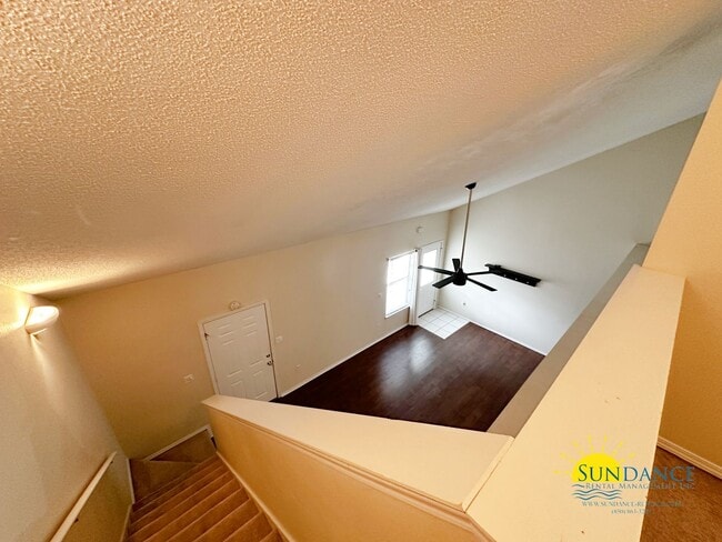 Building Photo - Spacious 3-Bedroom Home in FWB in between Eglin & Hurlburt Bases!