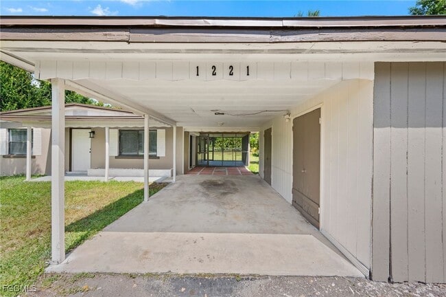 Building Photo - 1221 Turner St