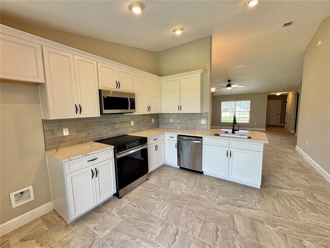 Building Photo - 102 Lynbrook Dr
