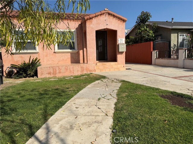 Building Photo - 1011 E 65th St