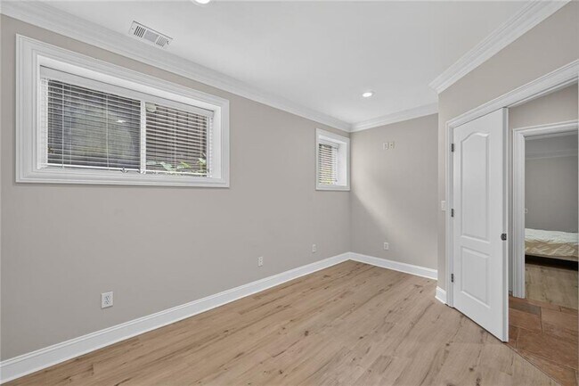 Building Photo - 1159 Thornwell Dr NE