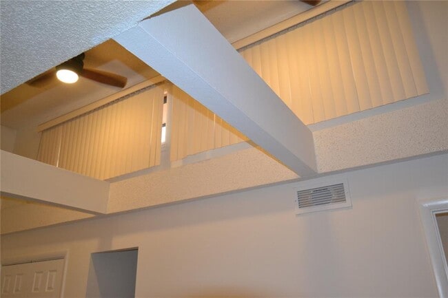 Building Photo - 2585 Countryside Blvd