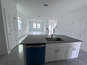 Building Photo - 4158 Jespersen St