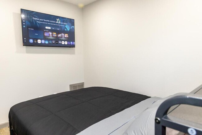 Building Photo - 1450 Villa Ct