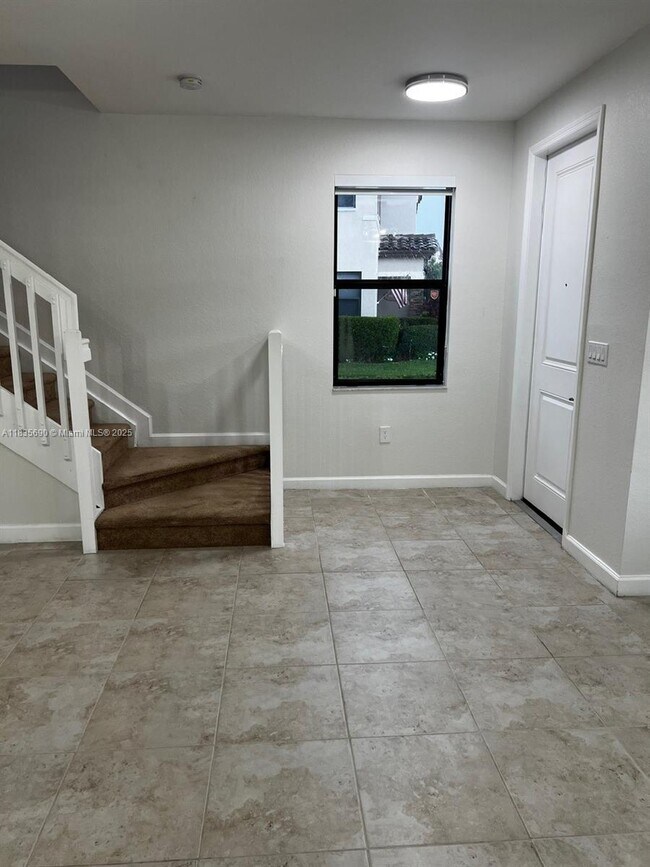 Building Photo - 11512 SW 151 Ave