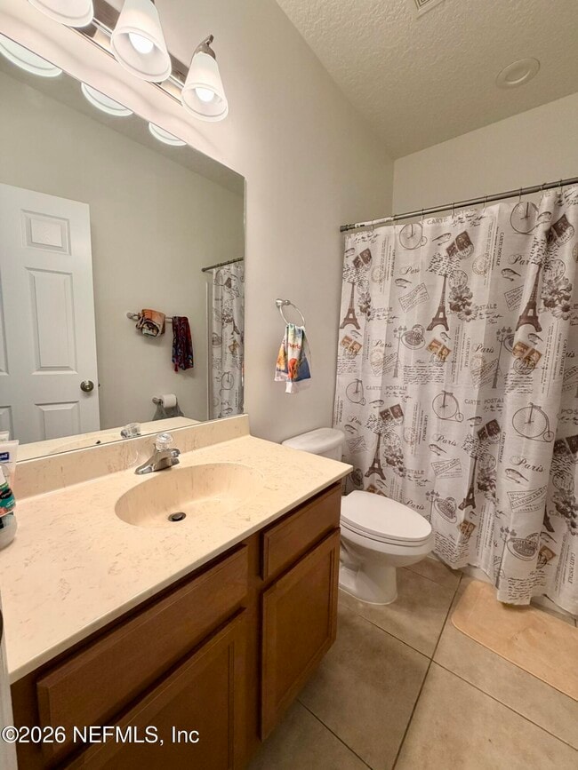Building Photo - 2411 Golfview Dr