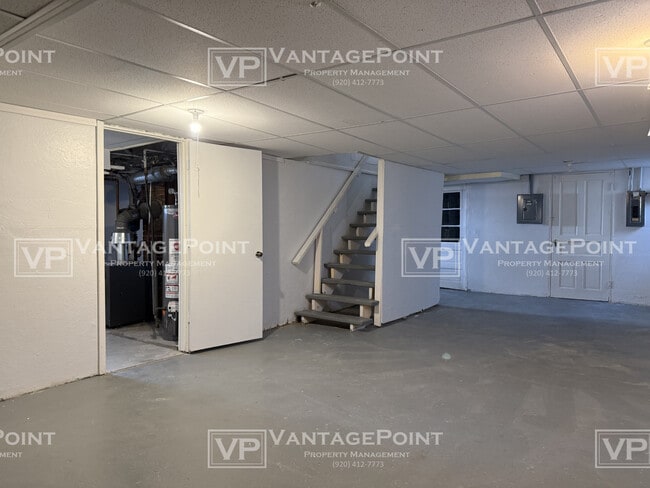 Building Photo - 722 Bond St