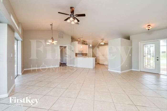 Building Photo - 1723 SW 43rd St