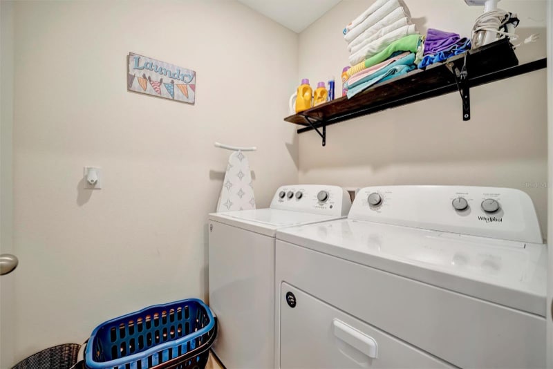 Building Photo - 16341 Little Garden Dr