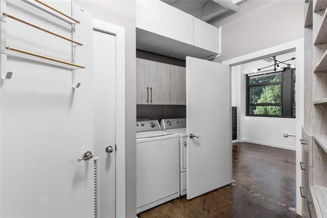 Building Photo - 878 Peachtree St NE