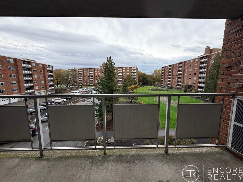 Building Photo - 51 Hill Rd