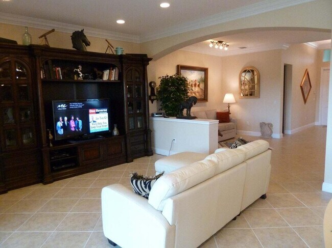 Building Photo - 2525 Vicara Court