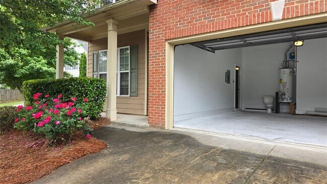 Building Photo - 2275 Copper Trail Ln NE