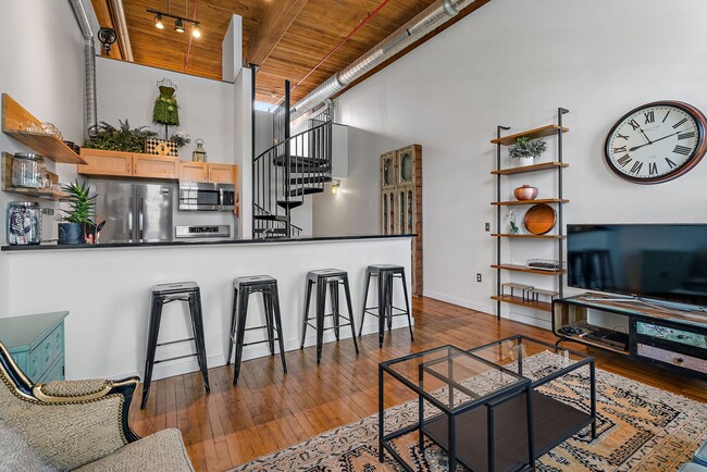 Building Photo - Breathtaking Historic Loft in the Heart of...