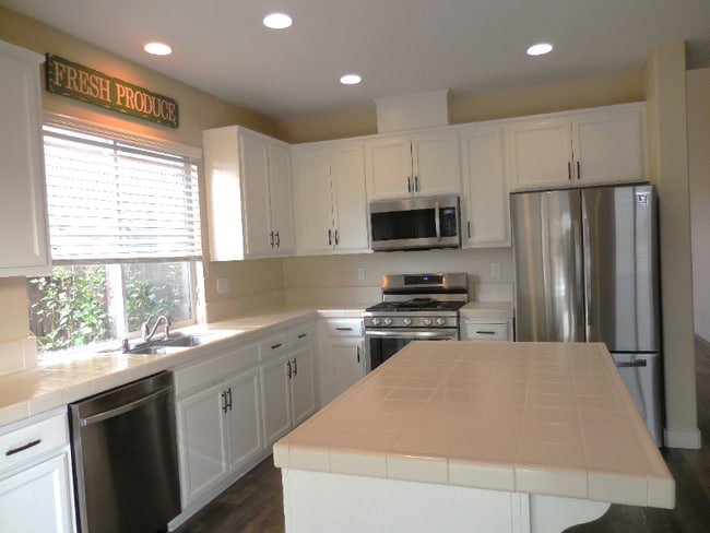 Building Photo - 1734 Lee Dr