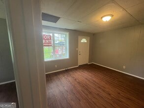 Building Photo - 207 Reynolds St NE