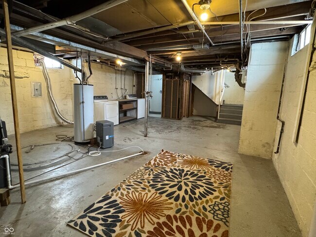 Building Photo - 6186 Evanston Ave