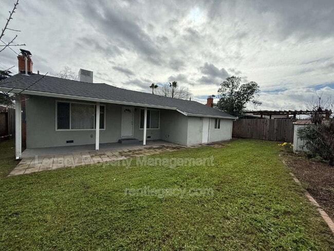 Building Photo - 2013 Edison Ave