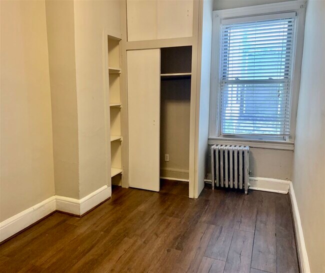 Building Photo - 143 W 29th St